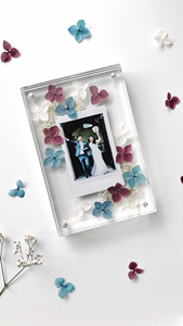 Cadre photo en résine florale de luxe avec détails artistiques faits à la main pour des occasions de cadeaux spéciales - Product Image 5