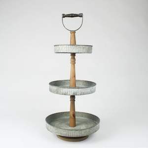 Soporte rústico de metal galvanizado de 3 niveles para pasteles, bandeja de servir blanca envejecida para exhibir cupcakes y postres. - Product Image 2