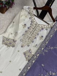Accesorios de Vestimenta, Accesorios Étnicos, Indios, Pakistaníes, Presentando Nuevos Salwar Kameez Pakistaníes Listos para Usar para Mujer, Modernos - Product Image 4