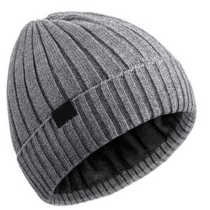 Bonnet Ikhlas Sports élégant beige avec logo brodé – Bonnet d'hiver tricoté kaki unisexe – Doux, chaud et ajustable pour l'extérieur - Product Image 1