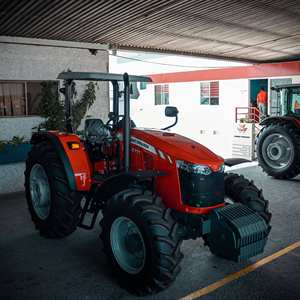 Machine agricole de qualité professionnelle offrant une stabilité de traction supérieure et une puissance moteur accrue pour les activités agricoles intensives - Product Image 1