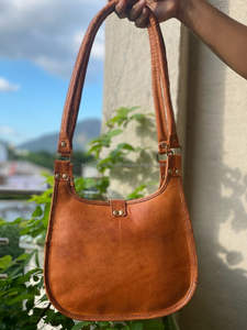 Sac à Bandoulière Vintage Fait à la Main en Cuir de Chèvre Rajasthani Broderie 9*11 Pouces Sac à Bandoulière pour Femme Vintage Traditionnel Multicolore Kashida - Product Image 5