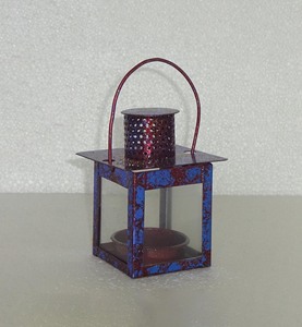 Lanterne à bougie carrée en cuivre et or rose poli avec panneaux en verre, anneau supérieur perforé pour cheminée, poignée et loquet, pour table - Product Image 6