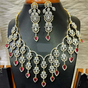 Juego de Collar con Diamantes Rojos Americanos Jewelemarket, Chapado en Oro 11065543RD, Joyería Fina Elegante - Product Image 1