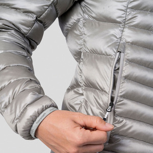 เสื้อแจ็คเก็ตพัฟเฟอร์สำหรับผู้หญิง ผลิตจากโรงงาน พร้อมบริการปักโลโก้ส่วนตัวและพิมพ์ลาย จำหน่ายแล้ววันนี้ - Product Image 4