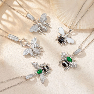Collier pendentif abeille, chaîne en alliage, incrustation de zircone cubique, plaqué or, ton argent, style classique, bijoux unisexes, cadeau - Product Image 4