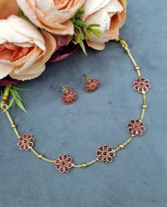 Flower Design Necklace With Matching <b>Stud</b> <b>Earrings</b> Ethnic Festive Wear Jewellery Set Gold Plated Light Weight Necklace Wholesale - Product Image 4