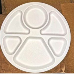 <b>Plastic</b> Mess <b>Tray</b> Plates with Deep Compartments for Full Meals - Product Image 1