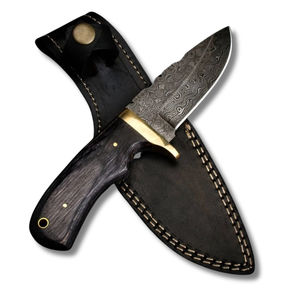 Cuchillo de Camping de Acero de Damasco Hecho a Mano de Primera Calidad, Grabado Personalizado, Hoja Afilada Tipo Clip Point, Funda de Cuero y Madera - Product Image 1