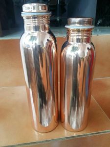 Bouteille d'eau en cuivre pour table, élégante, pour restaurants, cafés et service à table - Product Image 3