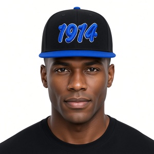 Gorra de Béisbol Phi Beta Sigma para Hombre, Negra y Azul Rey, Bordada con el Logotipo de 1914, Colección D9, Visera Plana, Ajustable - Product Image 1