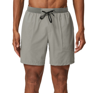 Shorts Bermuda gris pour hommes, à séchage rapide, avec cordon de serrage à la taille et poches, style décontracté, coupe mi-haute - Product Image 1