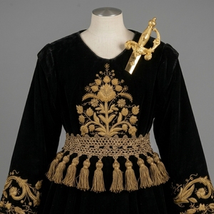Túnica de terciopelo bordada con lingotes de oro, lujosa vestimenta religiosa bordada a mano, vestido ceremonial con estatua de santo católico - Product Image 2