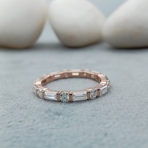 แหวนเพชรทรงบาแกตต์ VVS ที่เพาะเลี้ยงในห้องปฏิบัติการ ตัวเรือนทองคำ 14k 18k แบบกำหนดเอง สำหรับงานหมั้น งานแต่งงาน และงานเลี้ยงสำหรับผู้หญิง - รับรองโดย GIA IGI - Product Image 2