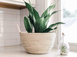 Stylish <b>Water</b> <b>Hyacinth</b> <b>Basket</b> Handwoven Natural Home Organizer For Living Room Storage - Product Image 2