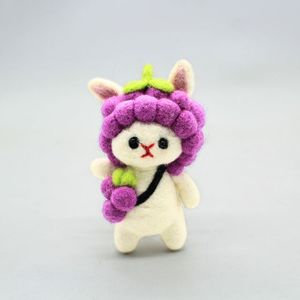 Porte-clés en feutre fait main en forme de raisin et d'alpaga, mignon et kawaii, pour sac - Product Image 2