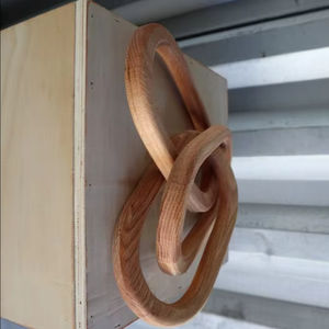 Décoration en chaîne de maillons en bois et marbre, sculpture artisanale à 5 maillons pour table basse, salon, bureau - Product Image 1