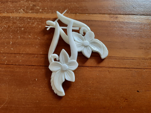 Pendientes de Hueso Blanco Hechos a Mano – Estilo Boho Chic Ligero, Artesanía Natural - Product Image 2