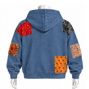 Sweat à capuche zippé oversize en denim bleu avec patchwork de tapisserie et patchs imprimés, style streetwear décontracté - Product Image 2