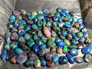Opale noire naturelle de 2 à 5 carats, cabochon taille brillant, jeu de couleurs, poli à la flamme, pierres précieuses en vrac pour la fabrication de bijoux, qualité supérieure, Éthiopie - Product Image 5