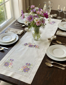 Chemin de table brodé vintage personnalisable, motif floral Cosmos coloré, en lin blanc, ourlet festonné, lavable, pour hôtel et décoration intérieure - Product Image 1