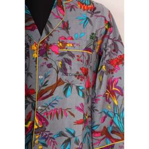 เดรสผู้หญิงผ้าฝ้ายพิมพ์ลายดอกไม้ ระบายอากาศได้ดี เป็นมิตรกับสิ่งแวดล้อม 100% แขน 3/4 คอวี ติดกระดุม พิมพ์ลายดิจิทัล ซักได้ ทรงเข้ารูป - Product Image 3