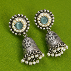 Boucles d'oreilles pendantes en laiton oxydé plaqué argent antique, bijoux ethniques pour femmes, vente en gros, directement du fabricant - Product Image 1