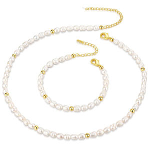 Collier en or avec pendentif en forme de brique de 26 lettres, design créatif, petit carré, chaîne de clavicule, collier à perles tendance, best-seller - Product Image 4