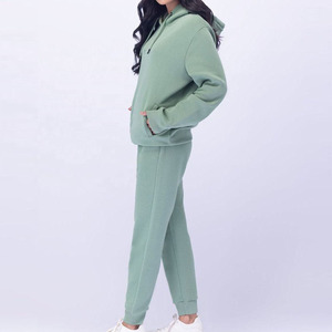 Conjunto Deportivo Unisex Verde Sólido con Capucha, 100% Algodón, Diseño 2 en 1, Sudadera Reversible con Cierre de Cordón y Pantalones Jogger - Product Image 4