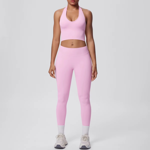 Conjunto de Yoga de 2 Piezas sin Costuras Color Rosa, Top Corto Tipo Halter, Leggings Largos de Cintura Alta, Ropa Deportiva de Color Sólido - Product Image 3