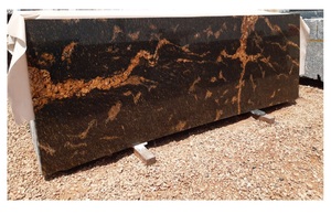 Dalles de pierre polies de qualité supérieure en granit Fish Gold, directement de l'usine, pour comptoirs, monuments, revêtements de sol et construction contemporaine - Product Image 4