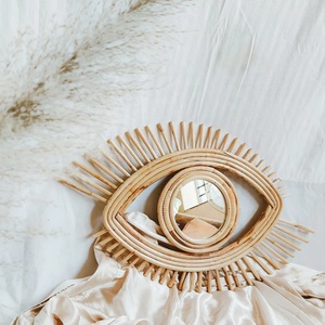 Décor d'art contemporain, mur suspendu en rotin de bambou, miroir en forme d'oeil maléfique et de verre décoratif moderne - Product Image 2