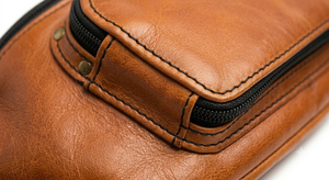 กระเป๋าคาดเอวหนังแท้สีน้ำตาล Royal Leather Works พร้อมสายสะพายสีดำปรับได้และซิปปิด คุณภาพสูงสำหรับการเดินทางและกิจกรรมกลางแจ้ง - Product Image 4