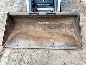 Cargadora Compacta Bobcat T66 Usada en Buen Estado, Equipo Pesado para Movimiento de Tierras, Envío a Todo el Mundo - Product Image 3