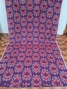 Tissu Ikat tissé à la main avec motifs artistiques pour vêtements, décoration intérieure, accessoires de couture, design de mode et textile en gros - Product Image 3