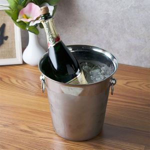 Seau à glace en métal contemporain pour un service élégant des boissons, idéal pour la maison, les bars, les restaurants, les événements, les mariages et les célébrations. - Product Image 4