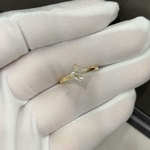 แหวนเพชรทรงปรินเซสคัท 2.02 กะรัต ผลิตในห้องปฏิบัติการ สำหรับผู้หญิง ทองคำแท้ 14K ของขวัญงานแต่งงานสำหรับคู่รัก - Product Image 2