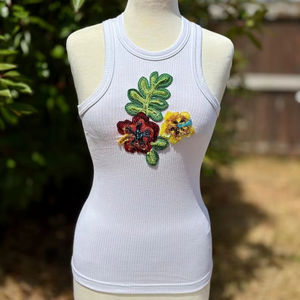 Top Casual con Cuentas Bordadas a Mano, Top con Cuentas para Mujer con Bordado Floral - Product Image 1