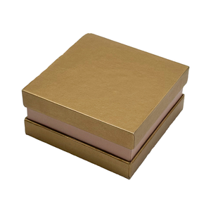 Vente en gros 64x64x45mm Boîtes cadeaux en papier velours avec logo personnalisé pour montres bracelets pendentifs-Boîtes à bijoux à motif carré - Product Image 3