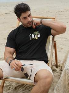 Polo noir pour homme avec imprimé palmiers et lettres, style vacances, été - Product Image 4