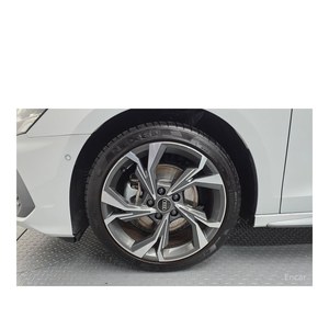 Audi A3 40 TFSI Premium 2023 con Volante a la Izquierda, Estándar de Emisiones Euro V, Cámara Trasera - 4.043 km - Product Image 5