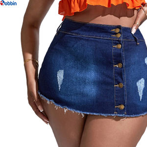 กางเกงยีนส์ขาสั้นผู้หญิง สไตล์ฮอต แฟชั่นทันสมัยสำหรับฤดูร้อน กางเกงยีนส์ขาสั้นผู้หญิง แต่งขาดๆ กระดุมติด กางเกงยีนส์สีน้ำเงิน - Product Image 5