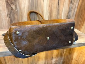 Sac à main en cuir de vachette véritable pour femme |   Sac fourre-tout en cuir marron |   Sac à main artisanal à poignée supérieure et bandoulière |   Vêtements pour femmes sur mesure - Product Image 4