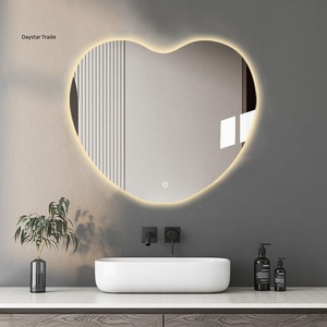 Miroir mural en verre en forme de cœur Daystar TradeLuxury avec rétroéclairage LED et capteur tactile pour salle de bain moderne et décoration intérieure - Product Image 1