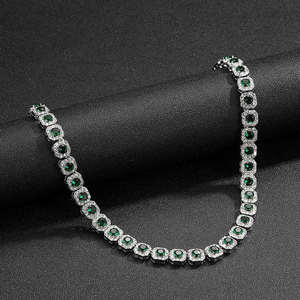 Collier en Moissanite Verte de Haute Qualité, Sertissage Halo, Bijoux de Luxe Tendance, Vente en Gros - Product Image 5