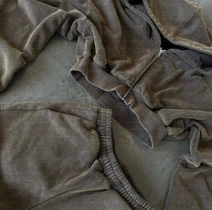 ชุดเซ็ตสองชิ้นแบบครอปพิมพ์โลโก้ตามสั่งขายส่ง เสื้อฮู้ดดี้และกางเกงขาสั้นสำหรับผู้หญิง สไตล์ Y2k ล้างสีแบบแอซิด ชุดเซ็ตสองชิ้นขาสั้นสำหรับออกกำลังกายสำหรับผู้หญิง - Product Image 6