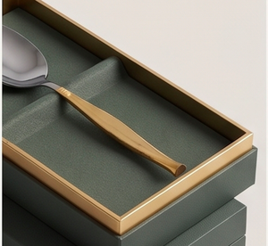 Cuillère de service en acier inoxydable plaqué or avec finition miroir, manche long, design minimaliste pour mariage et vaisselle - Product Image 6