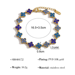 Bracelet ajustable avec charme trèfle à quatre feuilles en cristal brillant et strass pour femme et fille - Product Image 5