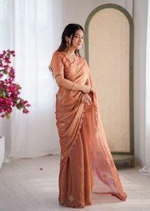 Sari de satén Fendi de diseño exquisito con elegante trabajo de cuentas bordadas y blusa bordada a juego para uso en bodas de alta gama - Product Image 4