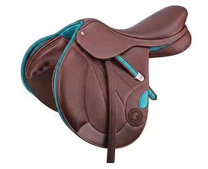 Silla de Doma Inglesa de Cuero con Estructura de Madera y Herrajes Niquelados, Color Marrón con Ribete Rojo - Product Image 3
